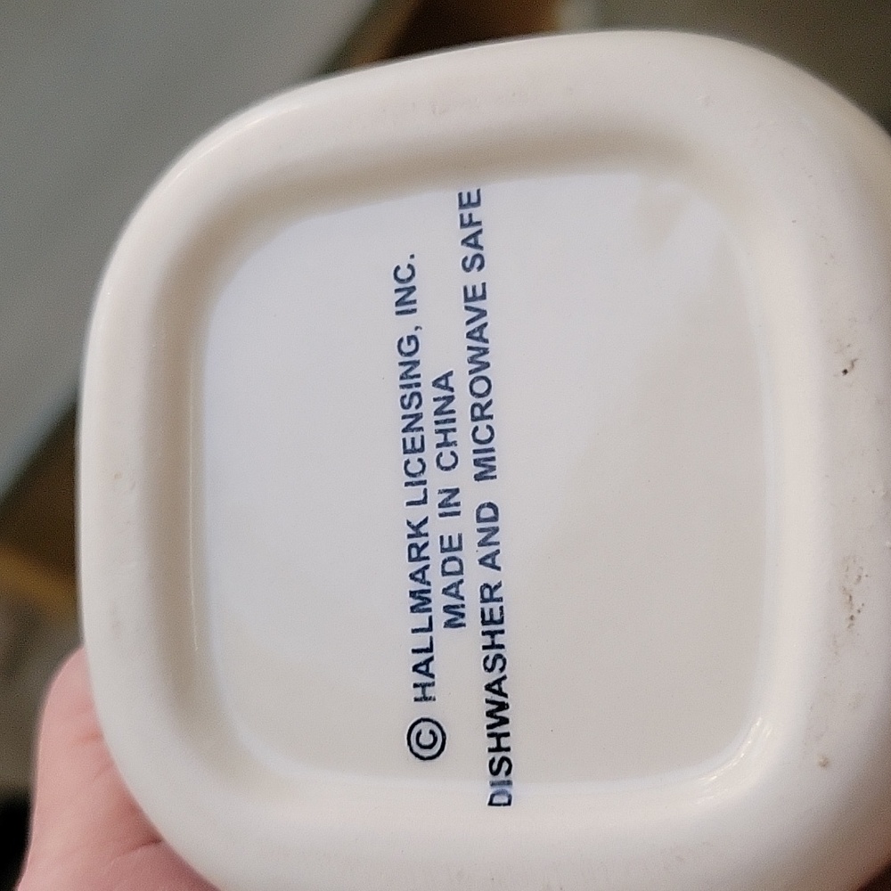 Two Hallmark Milk Containers - Milk for Santa - Picture 4 of 4